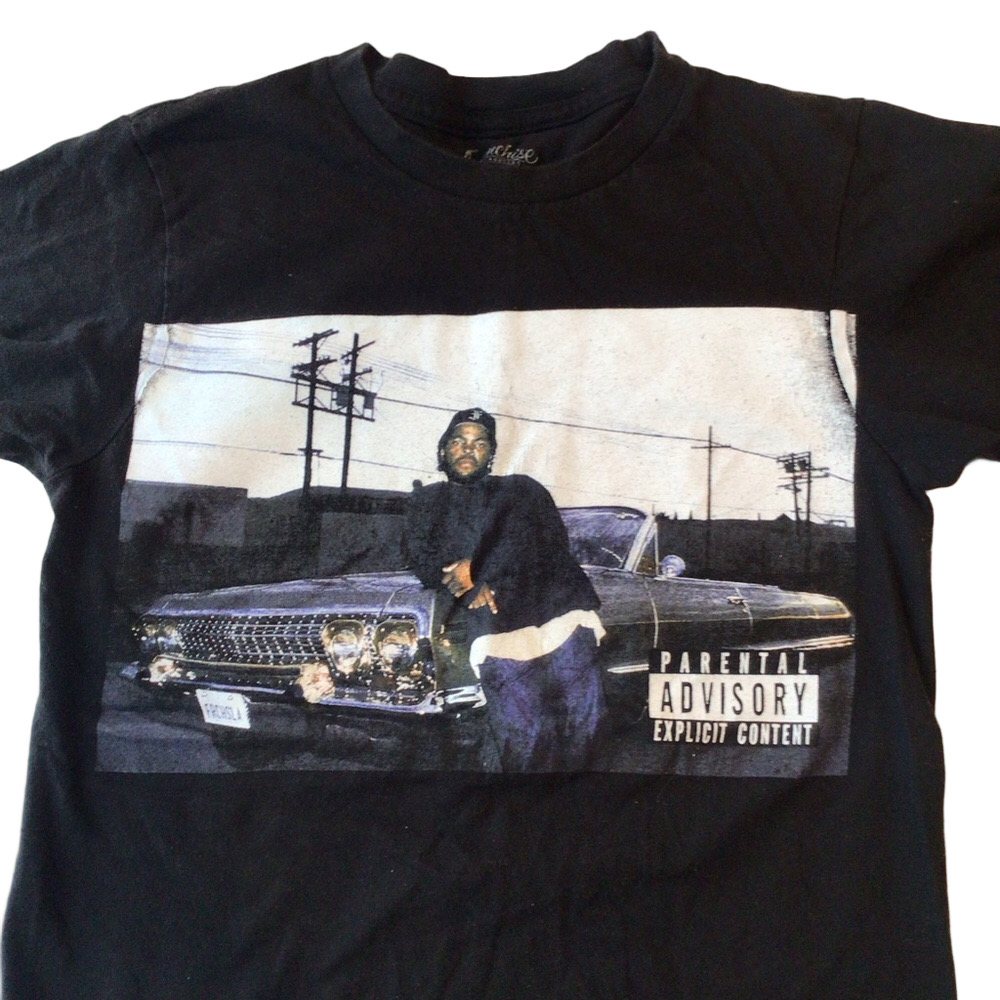 Urban Graphic Black Tee